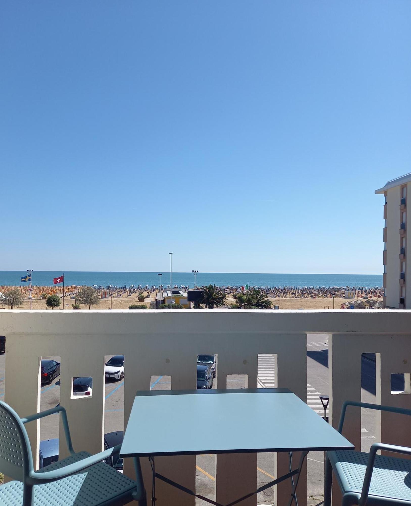 Giulio's - Beachfront